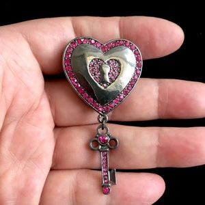 🖤©️FAF💕crystal heart locket brooch
